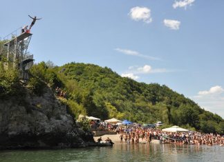 22 skokovi u vodu „Memorijal Pajo Potežica“ u Lučicama