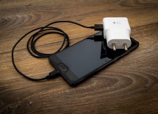 Od sledeće godine jedan punjač za sve telefone