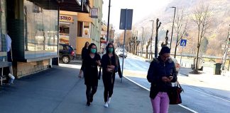 Dozvoljeno okupljanje do 100 ljudi na javnom mestu