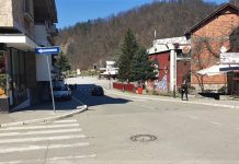 Podela sredstava za dezinfekciju u sredu ispred Doma kulture