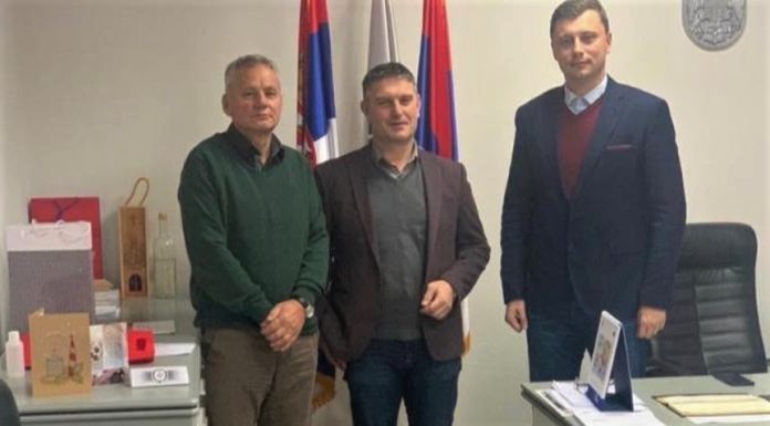Kad narede sa vrha predsednik mora da izmisli radno mesto