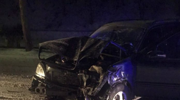 U sudaru džipa i taksi vozila povređene četiri osobe