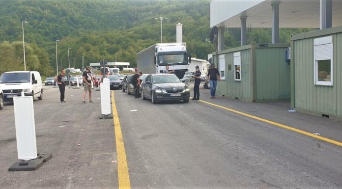 Maloletni državljani Srbije u Crnu Goru mogu putovati samo uz ličnu kartu ili pasoš